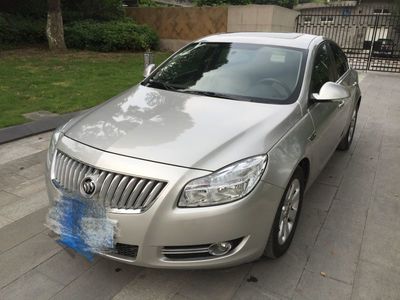 別克君威2.0AT 銀色二手車(chē)選購(gòu)與按揭手續(xù)全攻略